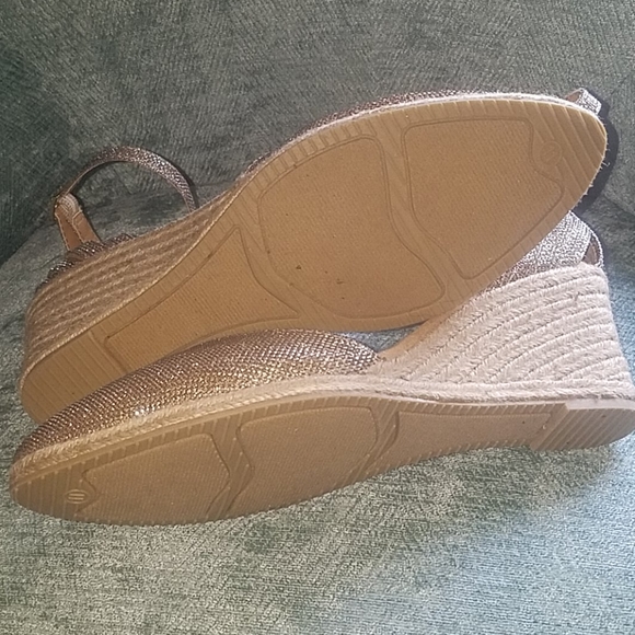 🎉Sale $30 White Mountain Espadrilles - Picture 4 of 9